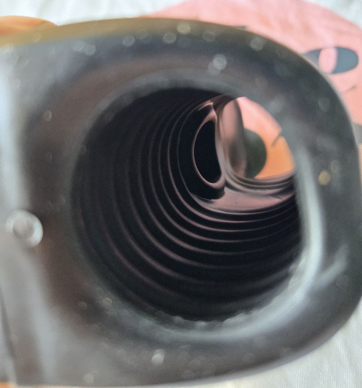 Internal view of Arcwave Ion’s CleanTech sleeve, with spiral texture and air pulse channel aimed at frenulum