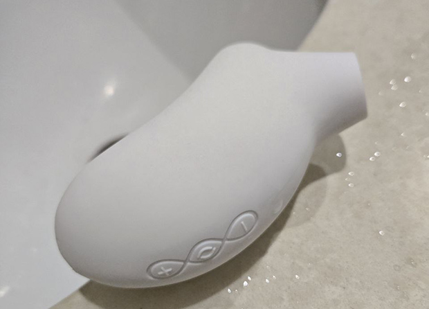 Side profile of LELO Sona 3 highlighting curved, body-hugging shape that felt natural during bath use