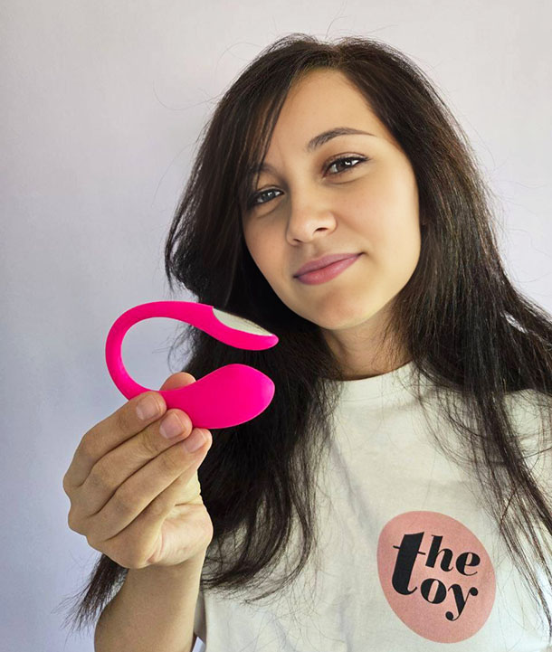 Amie testing Lush Mini