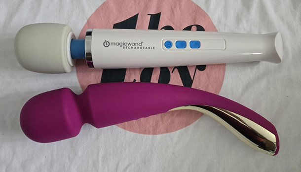 LELO Smart Wand 2 vs Magic Wand Rechargeable