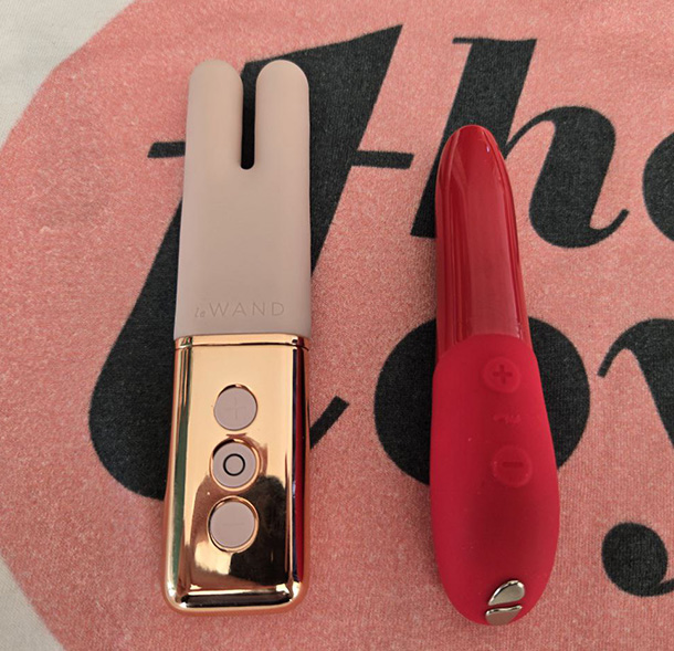 le-wand deux on the left vs we-vibe tango-x on the right