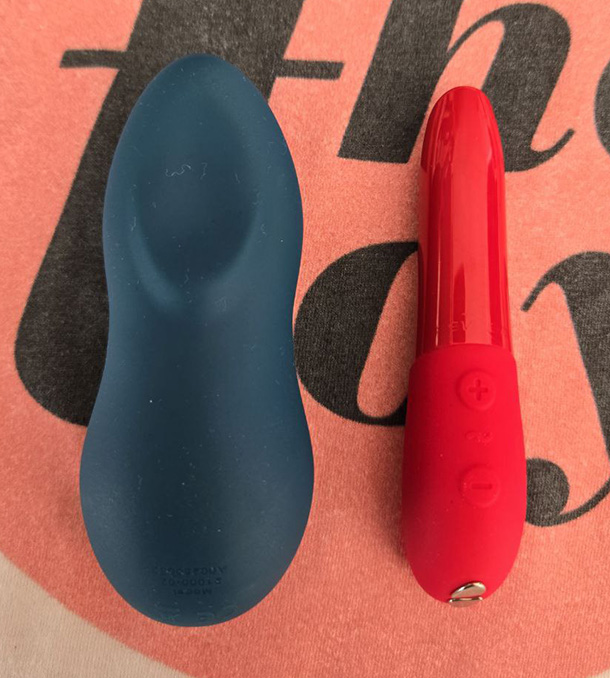 We-Vibe Touch X bullet vibrator vs We-Vibe Tango X