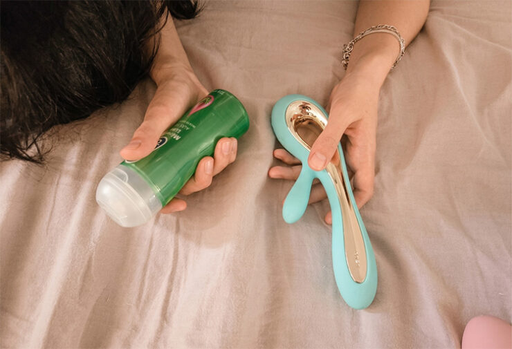 How to Use Lubricant with Vibrators How to Use Lubricant with Vibrators
