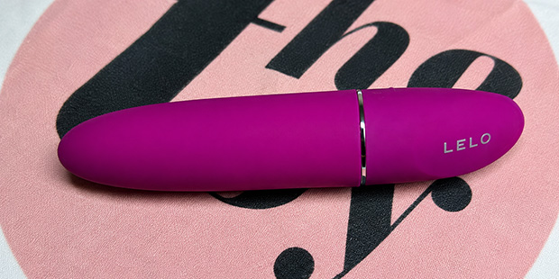 garter belt wedding history Review: LELO Mona 2 rechargeable G-spot vibrator » Hey Epiphora — Where sex  toys go to be judged main image 0
